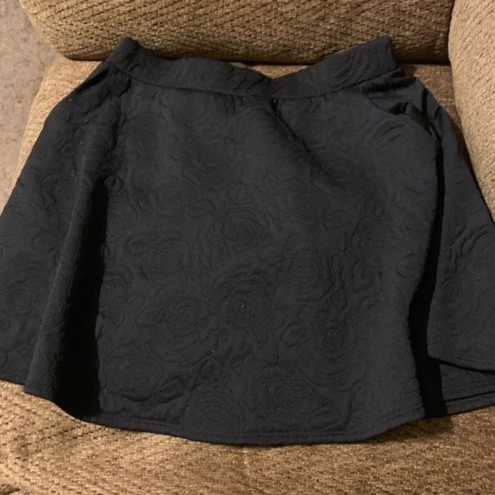 Joe B by Joe Benbasset Women Flower Embossed Quilted Mini Skirt Size Large